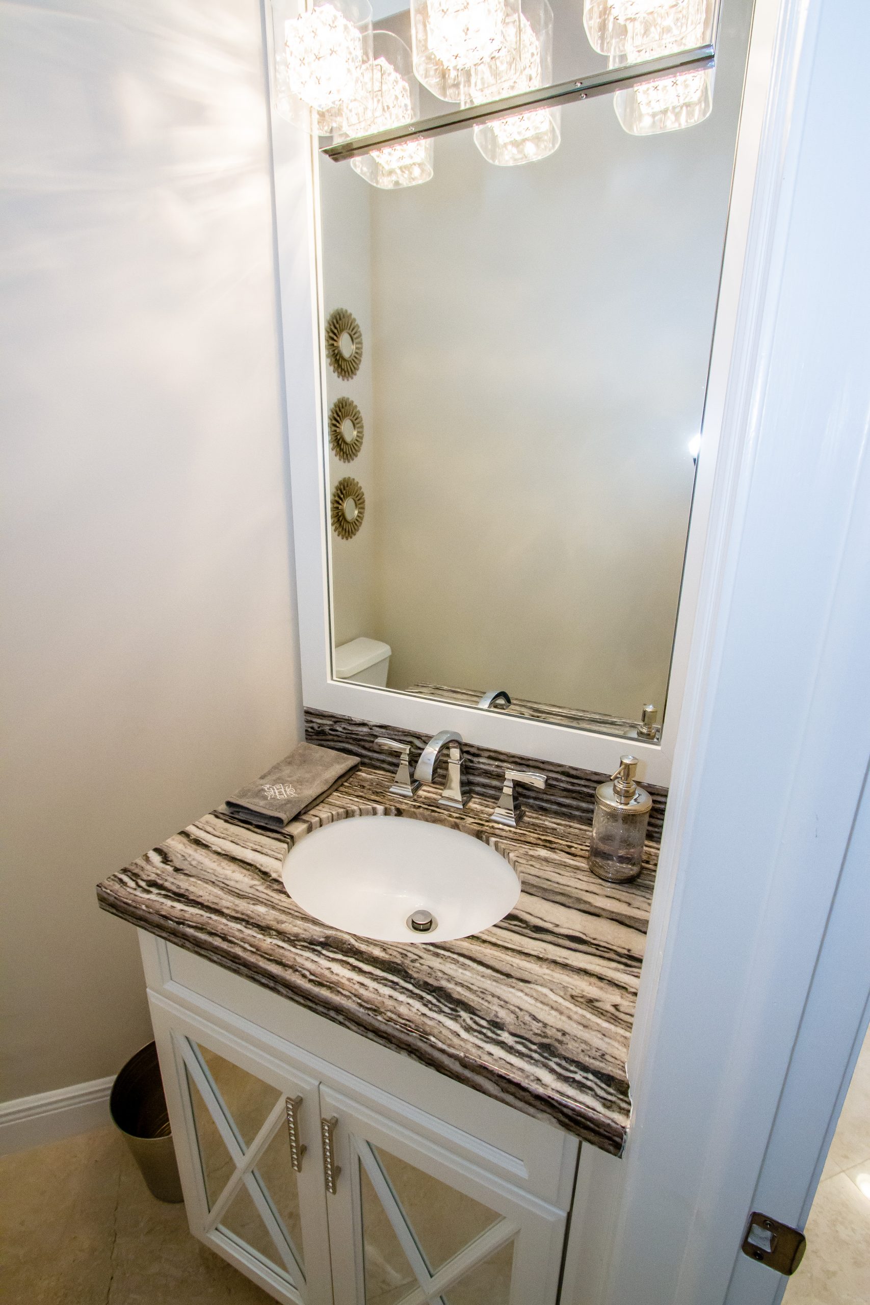 Striped granite bathroom vanity countertops