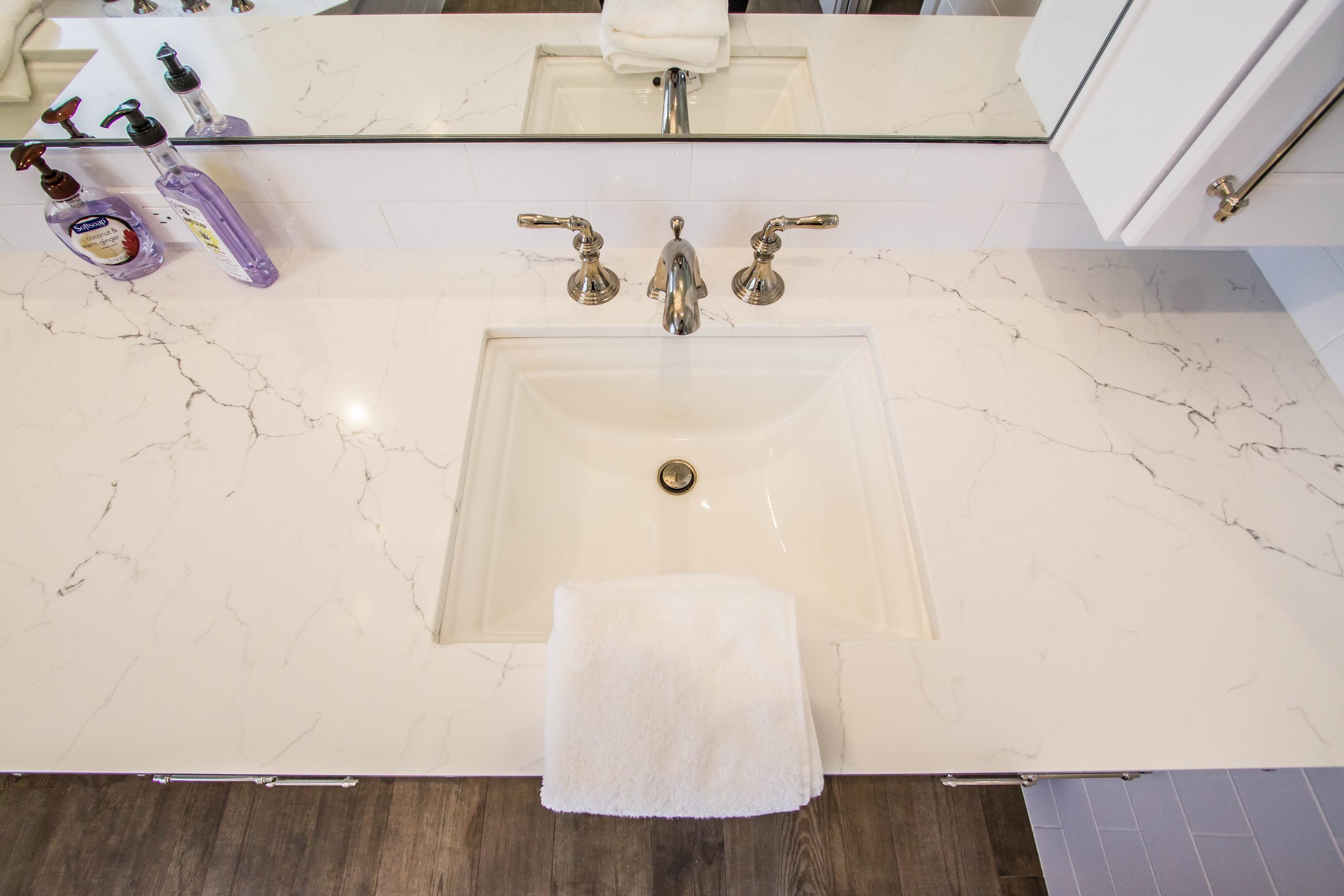 White marble bathroom countertops